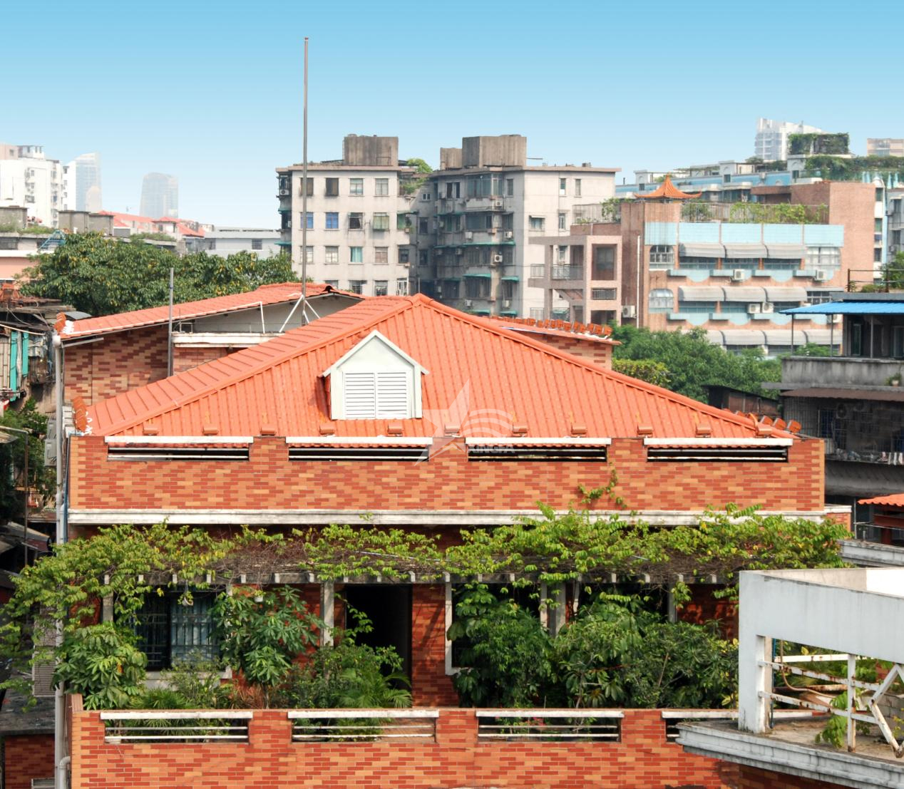 新農村建房：琉璃瓦與合成樹(shù)脂瓦對比，何者更適合？